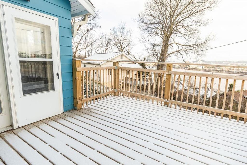 Cozy Riverfront Bungalow With Stunning Views Covington Zewnętrze zdjęcie
